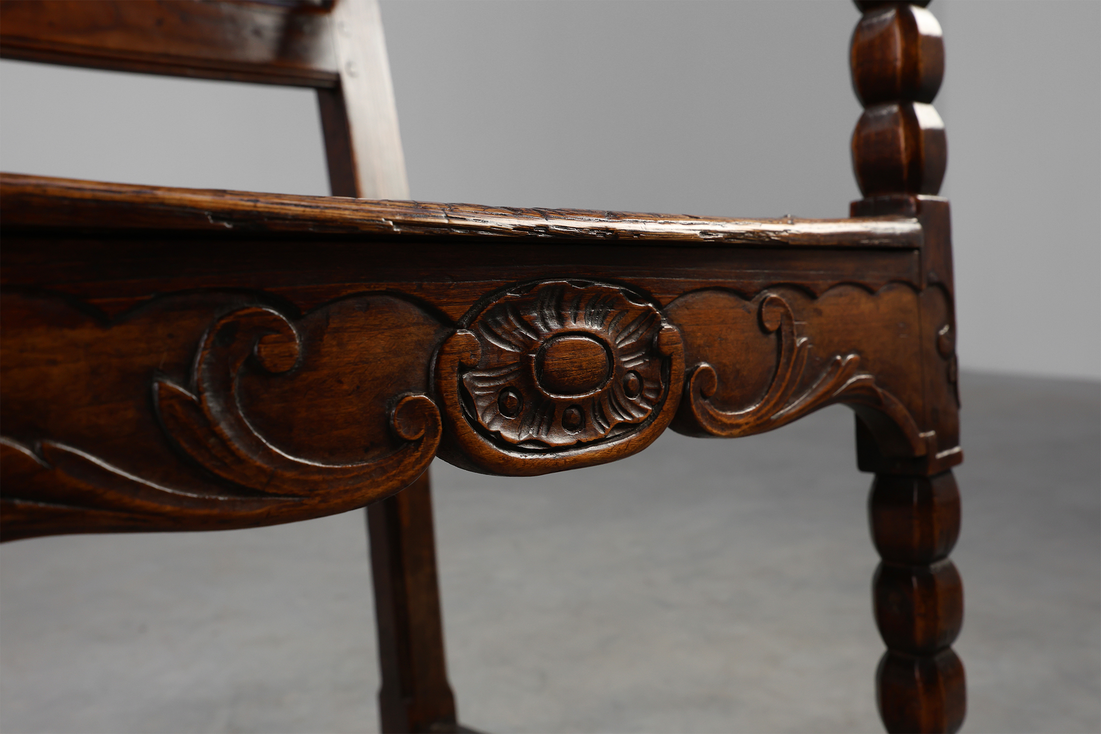 18th Century Li&egrave;ge Armchair in hand carved Oak, Belgiumthumbnail